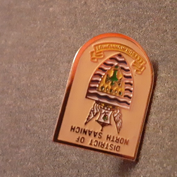 District Of North Saanich Collector Lapel Pin - Picture 3 of 4